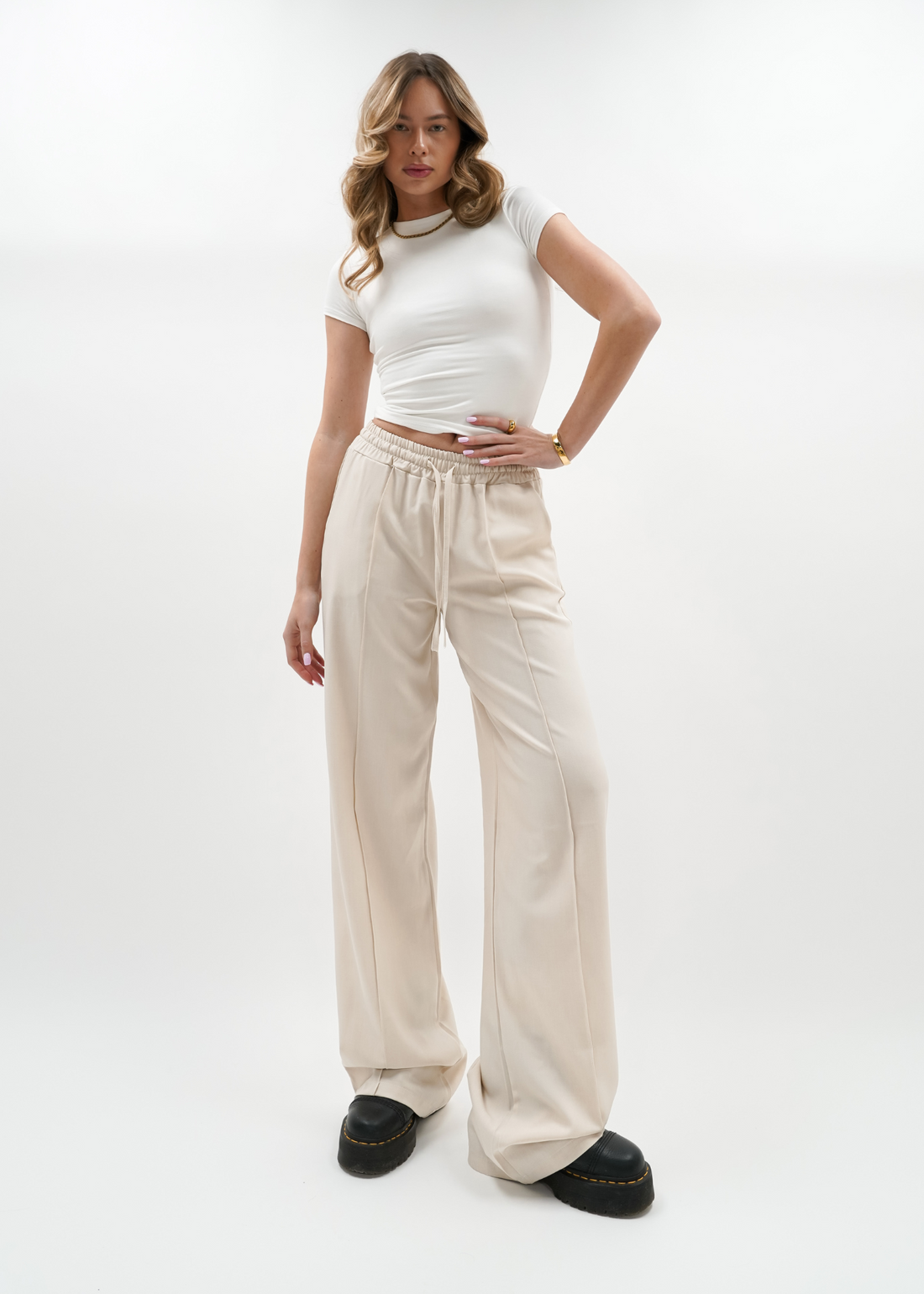Flowy pants met pressfold (tall) crème