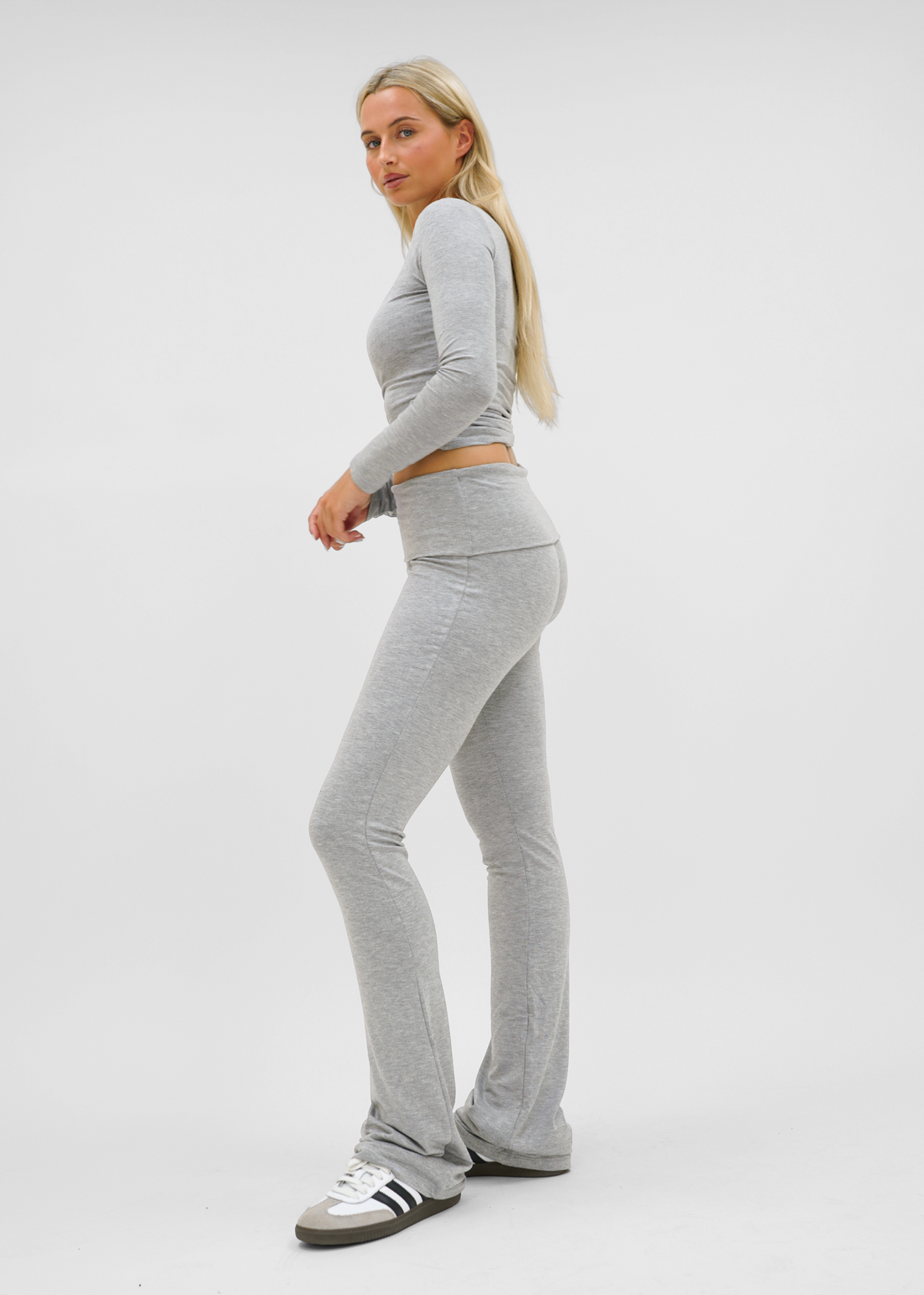 Fold-over flared pants light grey melange (tall)